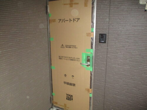 入居中の為、以前の写真です。(玄関) 入居中の為、以前の写真です。(玄関)